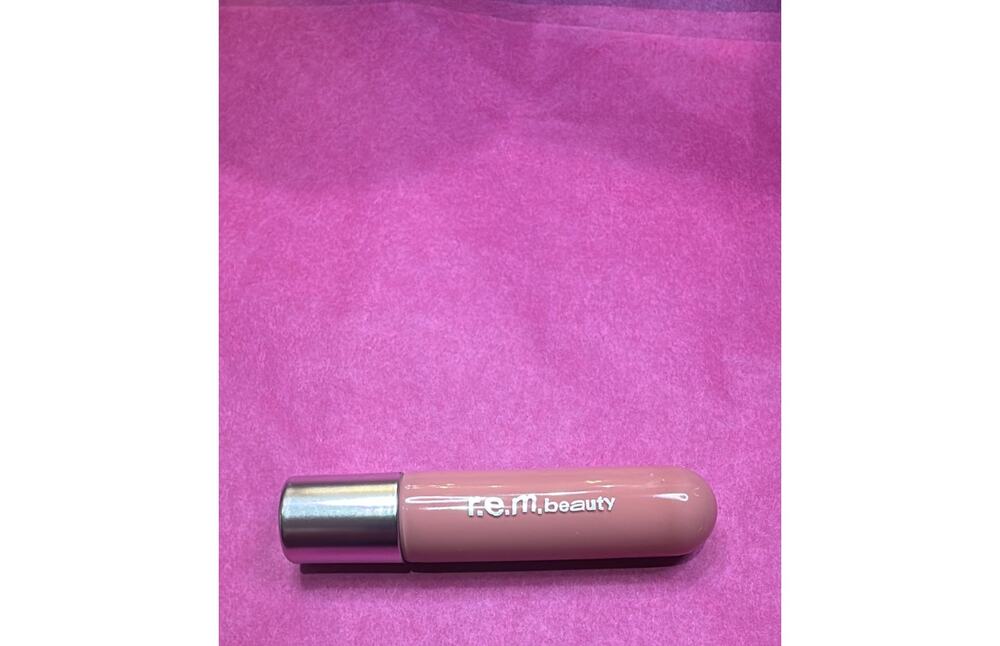 R.E.M. Beauty REM On Your Collar Plumping LipGloss Pink Razor BNIB NWT